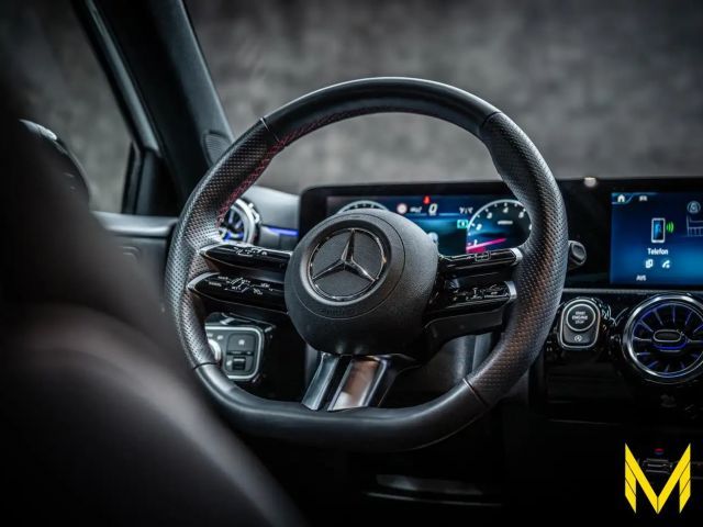 Mercedes-Benz A 180 AMG Line