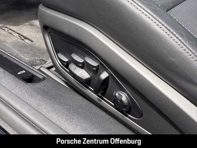 Porsche 992 4 Coupé GTS Targa