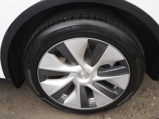 Tesla Model Y AWD Long Range