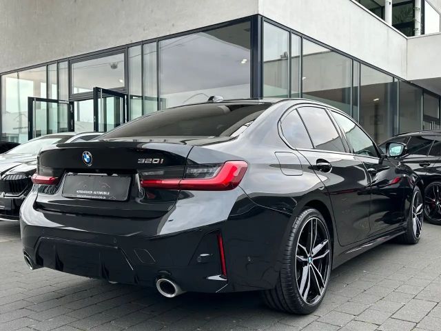 BMW 320 320i M-Sport Sedan