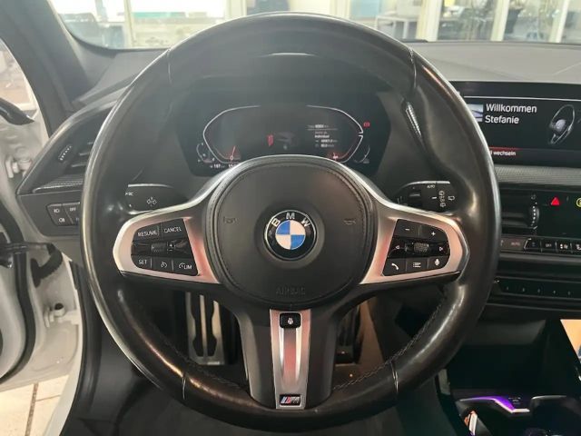 BMW 118 118i 5-deurs Sedan