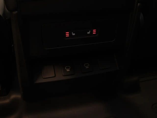 Land Rover Defender 110 D300 Dynamic SE