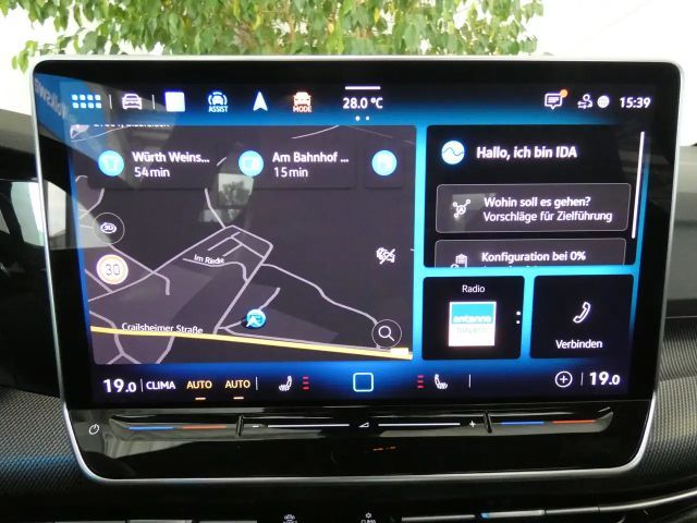 Volkswagen Golf 1.5 eTSI DSG R-Line