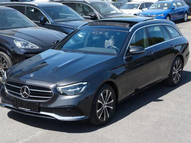 Mercedes-Benz E 300 AVANTGARDE E 300 e