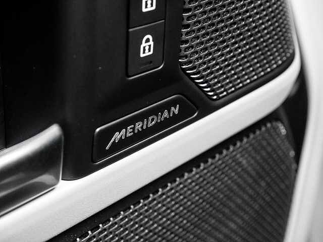 Land Rover Defender 110 Dynamic SE