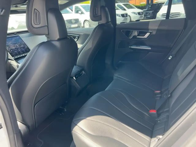 Mercedes-Benz EQE SUV 300