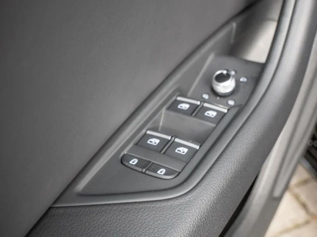 Audi A4 35 TDI Avant S-Line