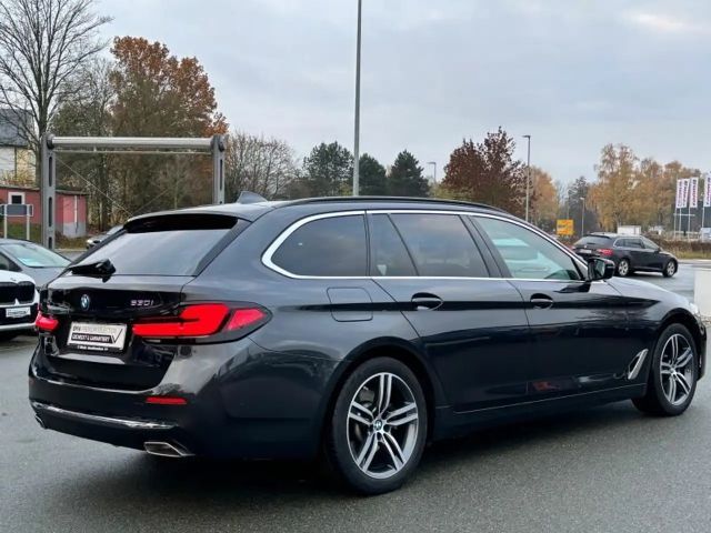 BMW 530 530i Luxury Line Touring xDrive