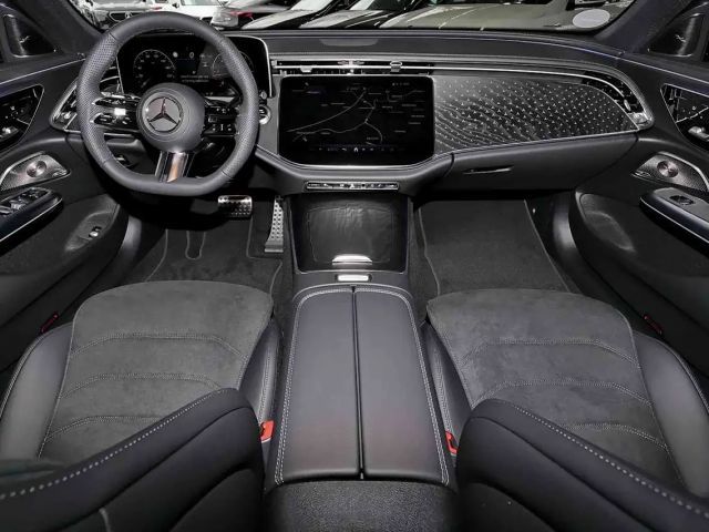 Mercedes-Benz E 220 AMG Line E 220 d Sedan