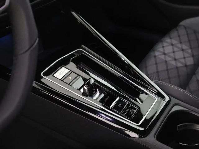 Volkswagen Golf DSG R-Line