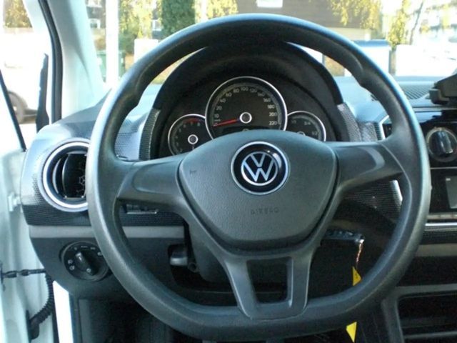 Volkswagen up! Move Move up!