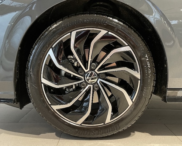 Volkswagen Golf 1.5 eTSI DSG Golf VIII Variant