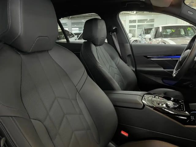 BMW 520 520i M-Sport Sedan