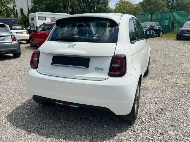 Fiat 500e MY23 16" AppleCarplay Klima