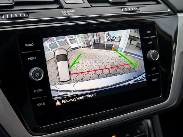 Volkswagen Touran 1.5 TSI DSG ACC FLA KeyLess AkustikGlas