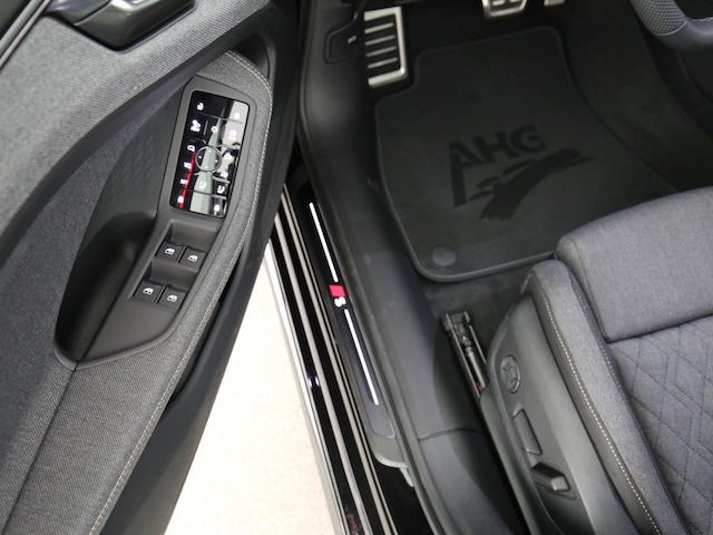 Audi A6 Avant Quattro S-Tronic