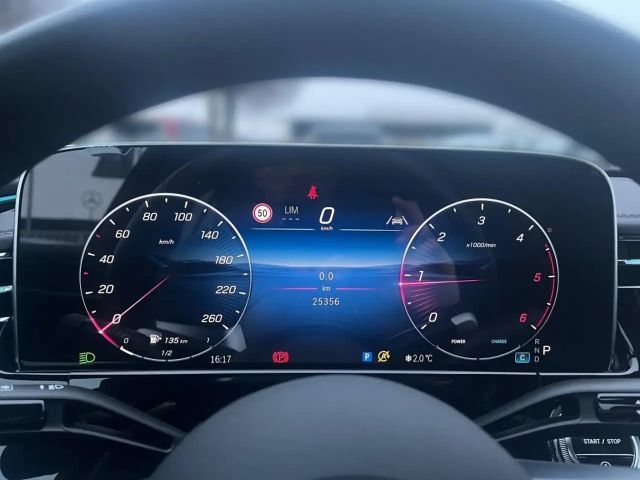 Mercedes-Benz E 220 AMG Line E 220 d Sedan