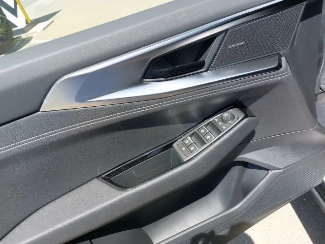 Renault Espace E-Tech Iconic