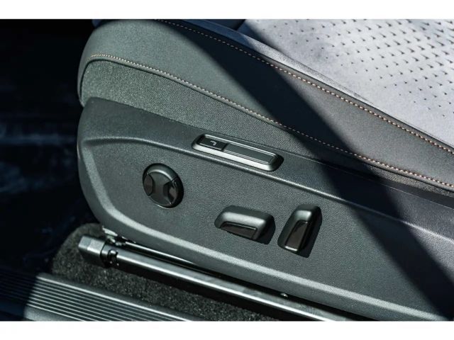 Cupra Born Edition Dynamic 60kWh SENNHEISER HEATPUMP HUD PILO