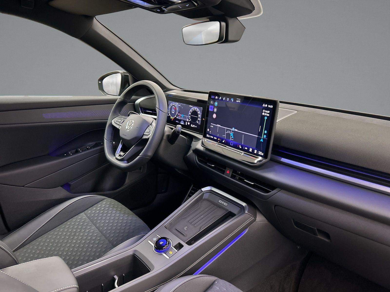 Volkswagen T-Roc 1.5 eTSI DSG R-Line