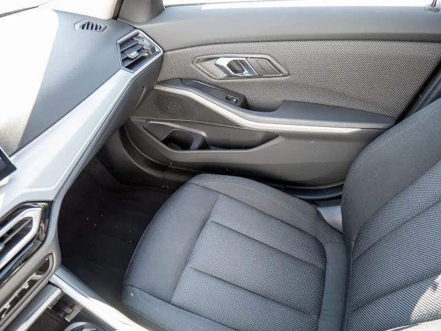 BMW 330 330i Touring xDrive