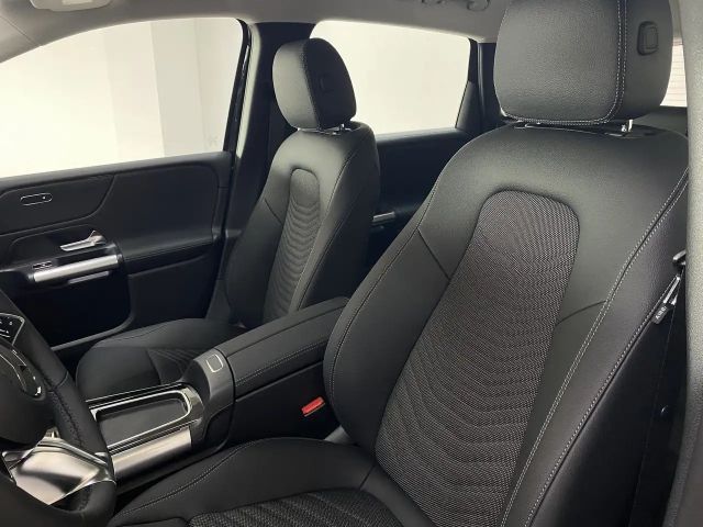 Mercedes-Benz B 180 Progressive Sedan