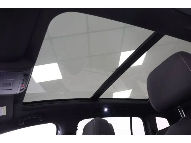 Volkswagen Touran 1.5 TSI DSG R-Line