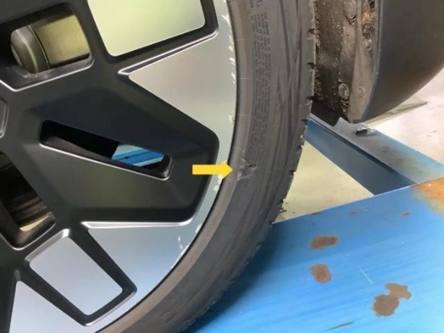 Ford Explorer Premium RWD