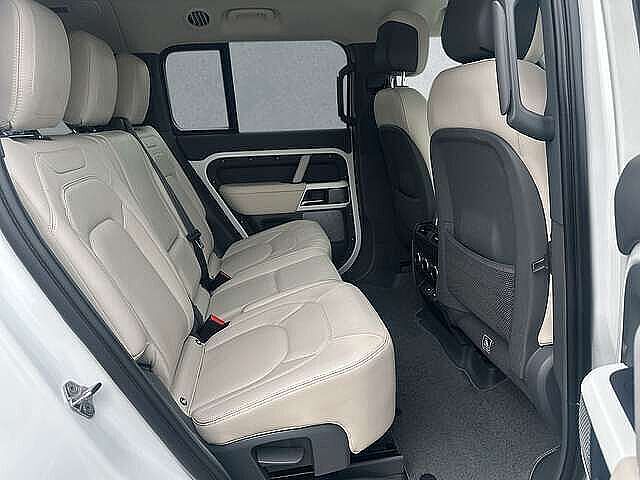 Land Rover Defender D300