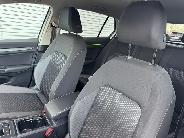 Volkswagen Golf 1.5 TSI Golf VIII IQ.Drive
