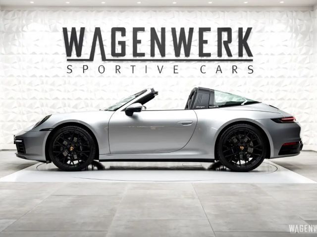 Porsche 992 4 Cabrio Targa