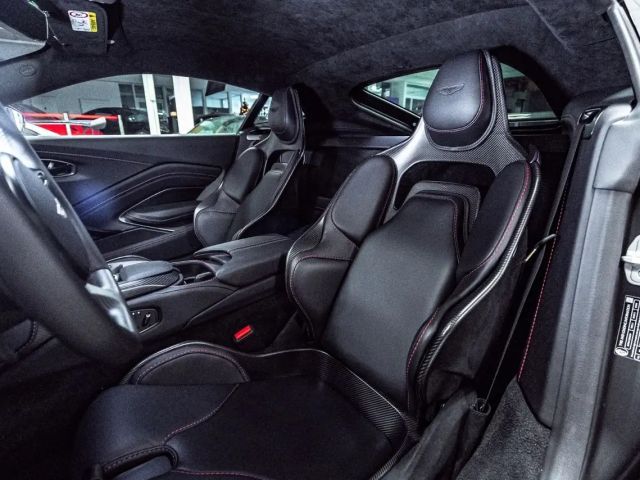 Aston Martin Vantage *Q Paint*Black Beast*Carbon*1/333*New