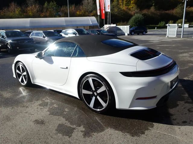 Porsche 992 Cabrio Carrera