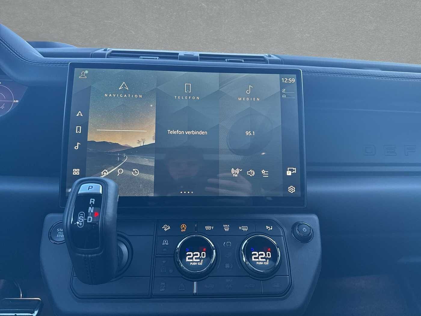 Land Rover Defender 110