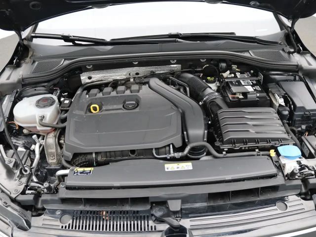 Volkswagen Golf 1.5 TSI Golf VIII