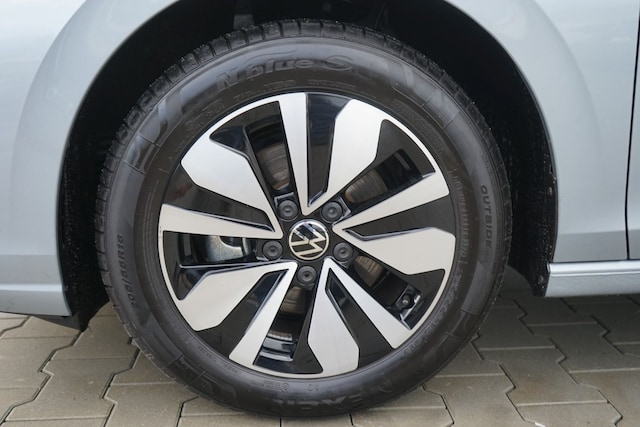 Volkswagen Golf 1.5 TSI Golf VIII IQ.Drive