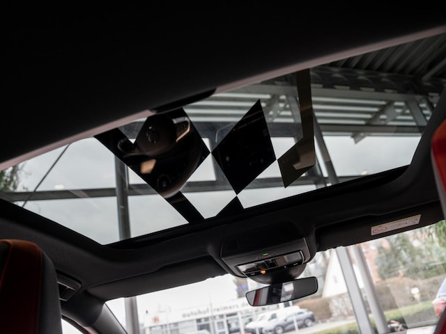 Volkswagen Golf 2.0 TSI DSG