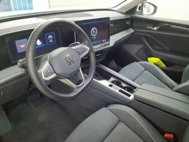 Volkswagen Passat 1.5 eTSI Business DSG Variant