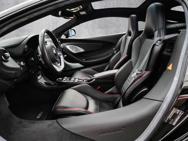 McLaren GT Onyx Black, Black Pack. Sports Exhaust