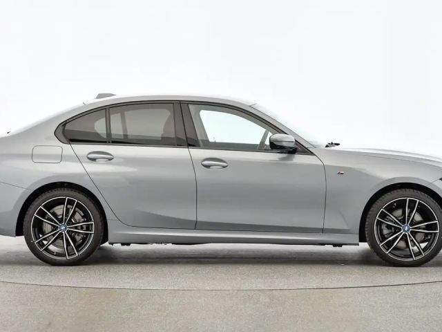 BMW 330 330e Sedan xDrive