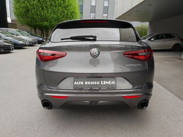 Alfa Romeo Stelvio AT8 Q4 Veloce