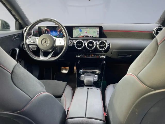 Mercedes-Benz A 250 A 250 e AMG Line