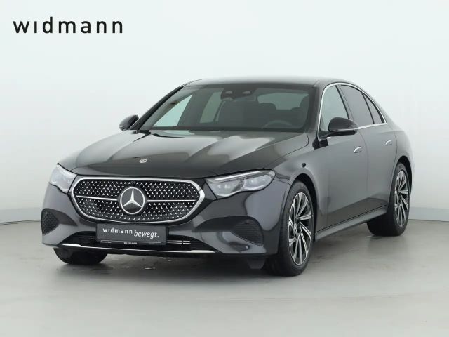 Mercedes-Benz E 200 Sedan