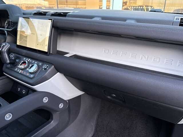 Land Rover Defender 110 SE