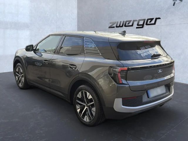 Ford Explorer Premium RWD