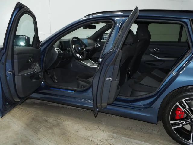 BMW 330 330e M-Sport xDrive