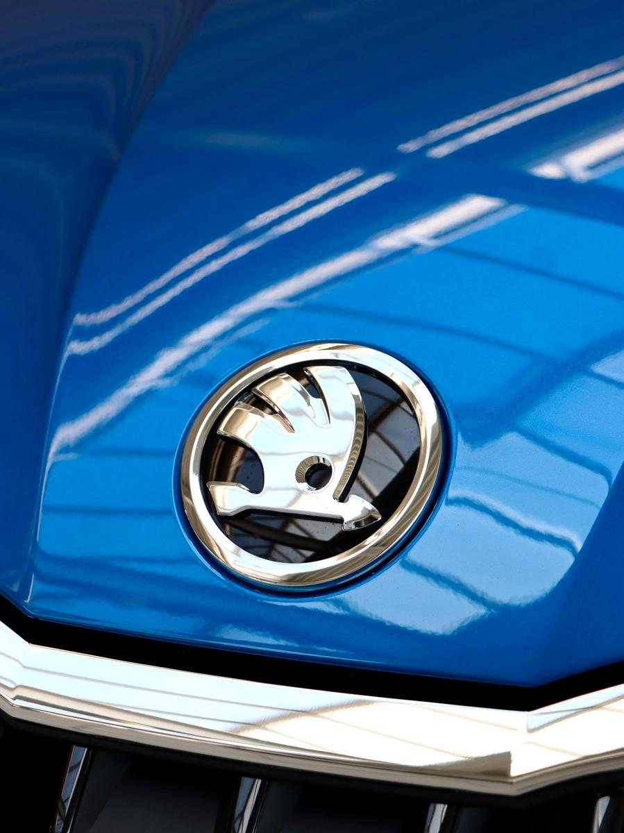 Skoda Scala 1.0 Essence DSG 116PS-AHK LED PDC Tempomat