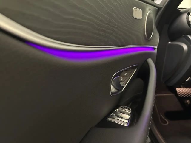 Mercedes-Benz E 220 E 220 d Sedan