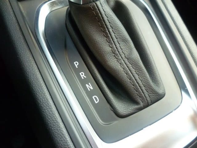 Renault Captur EDC Intens TCe 140