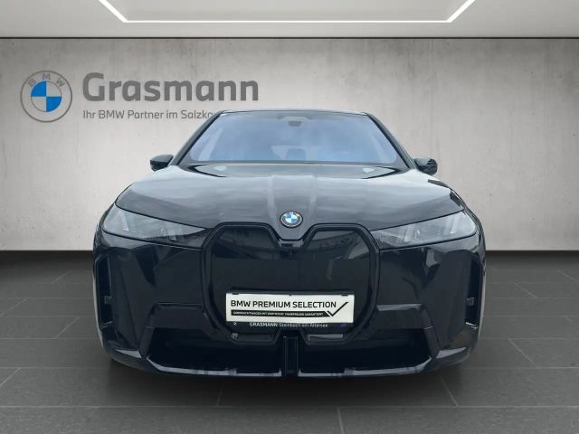 BMW iX xDrive45